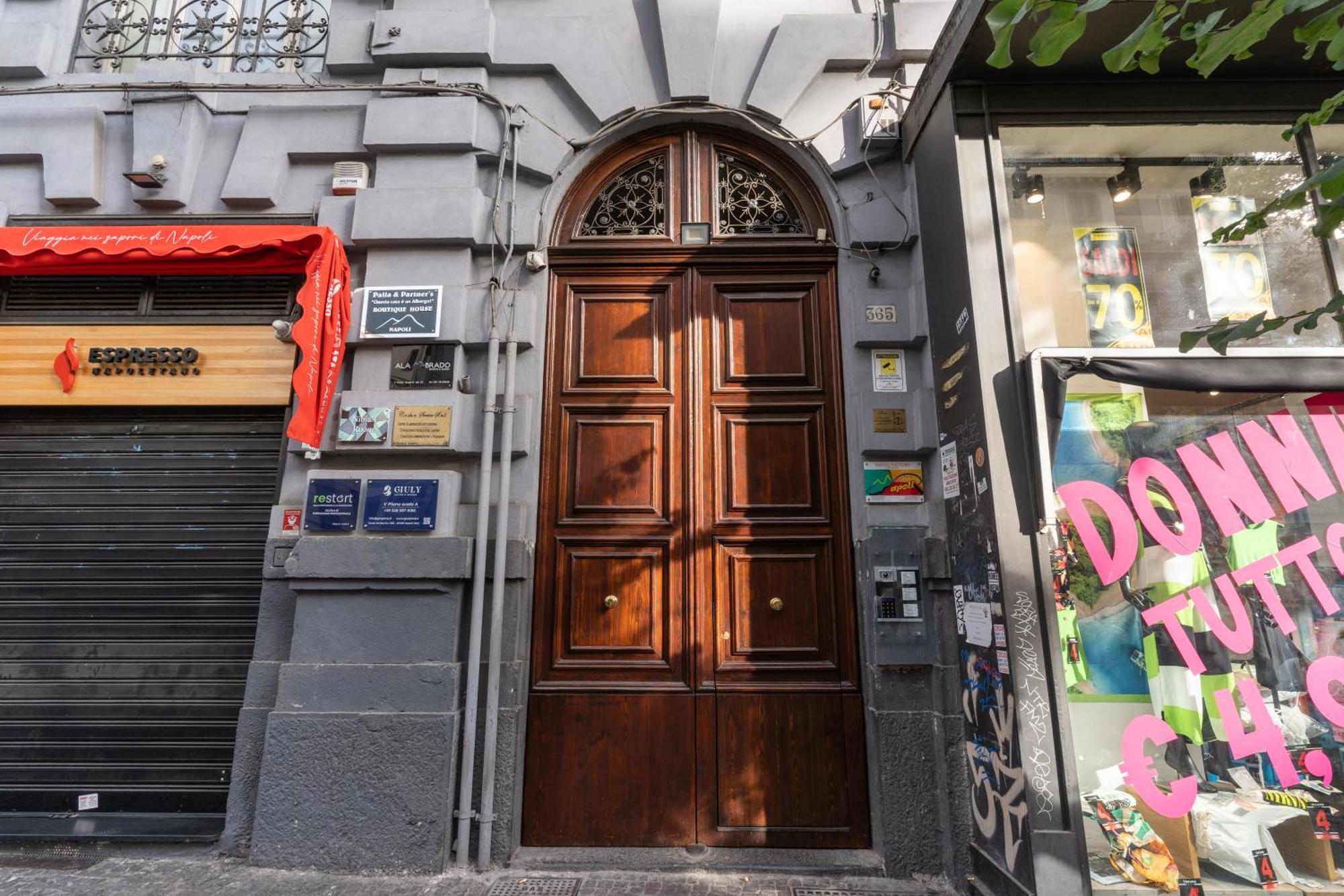 Nibla's Naples